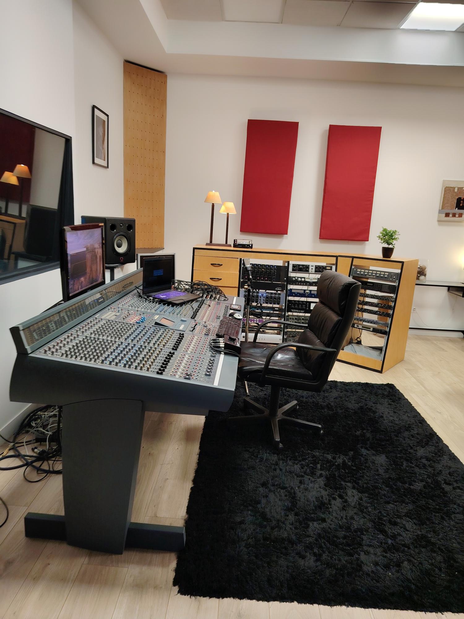 1000016084 1000016084